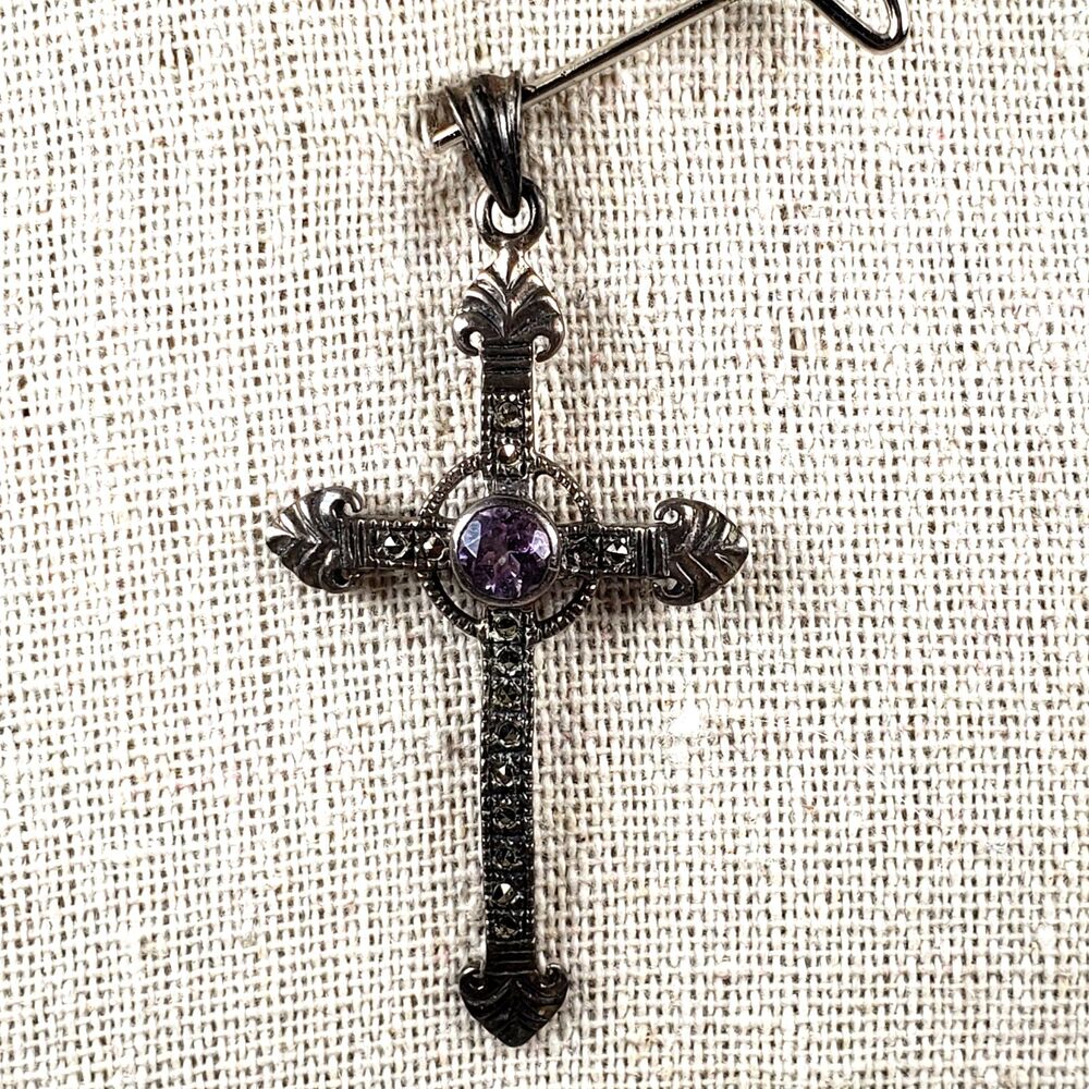 Vintage 1970'S  Italian SU 925 Crucifix Amethyst Gemstone Marcasite Pendant